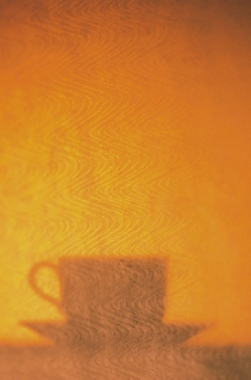 物件光影投射咖啡杯图片